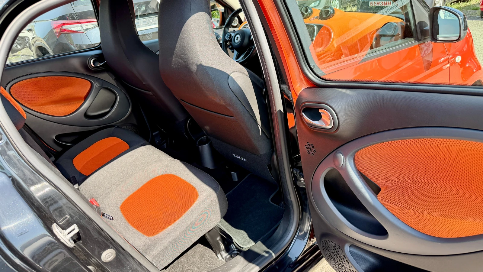 Smart Forfour Автоматик, Внос Швейцария, LED, JBL..., снимка 14 - Автомобили и джипове - 55569317