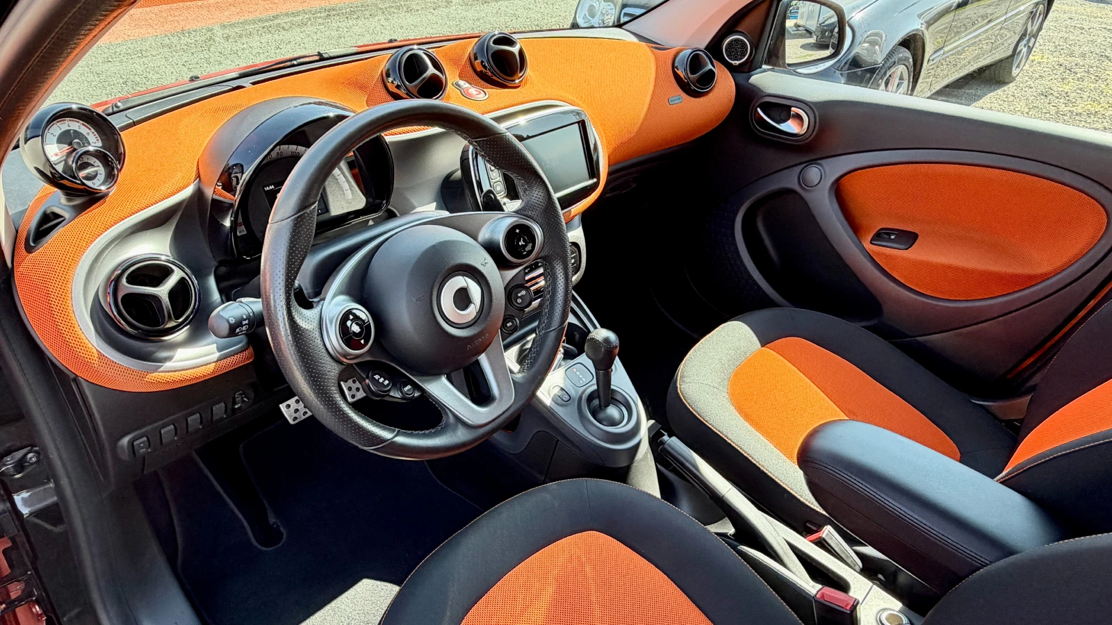 Smart Forfour Автоматик, Внос Швейцария, LED, JBL..., снимка 10 - Автомобили и джипове - 55569317
