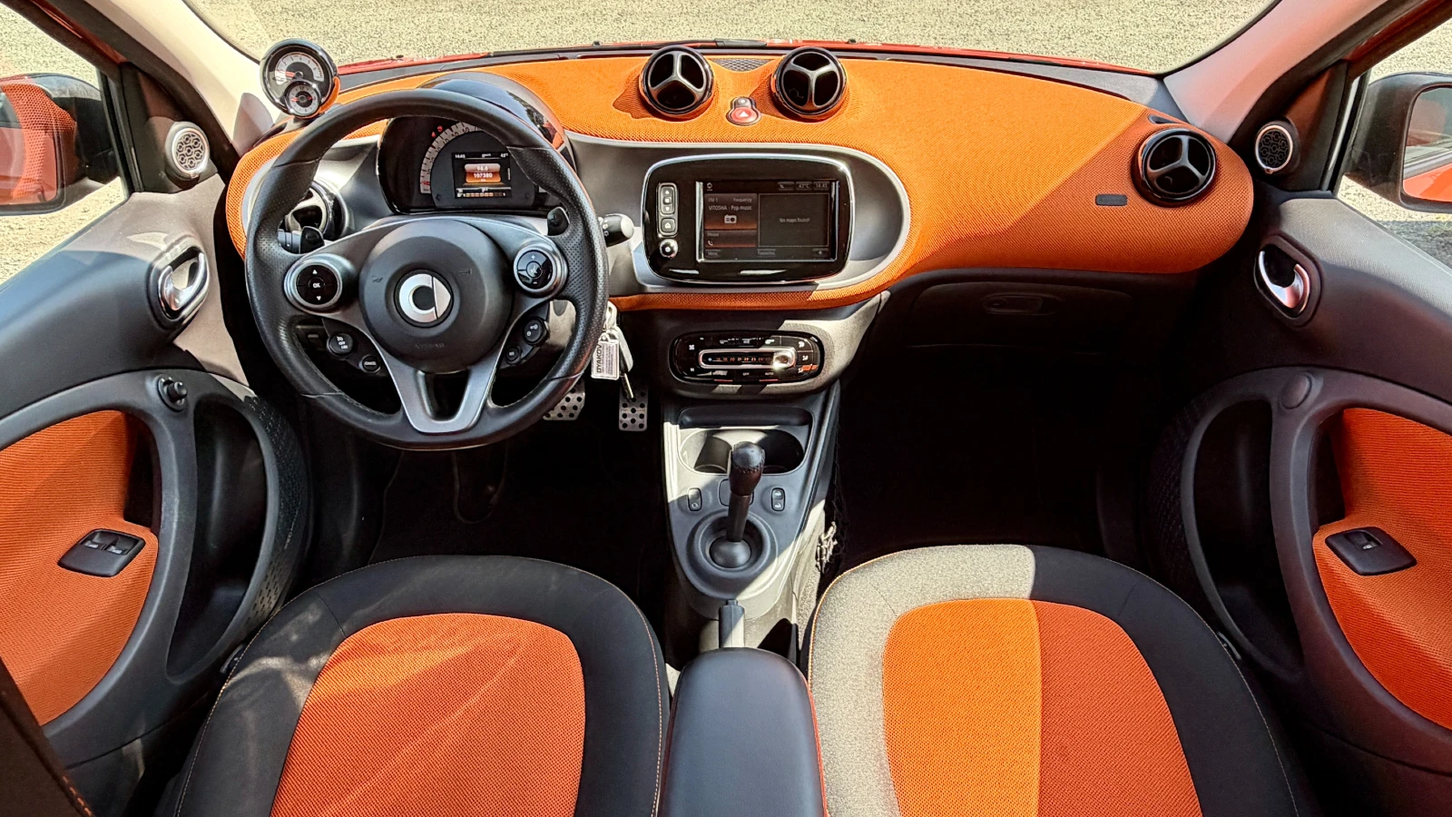 Smart Forfour Автоматик, Внос Швейцария, LED, JBL..., снимка 12 - Автомобили и джипове - 55569317