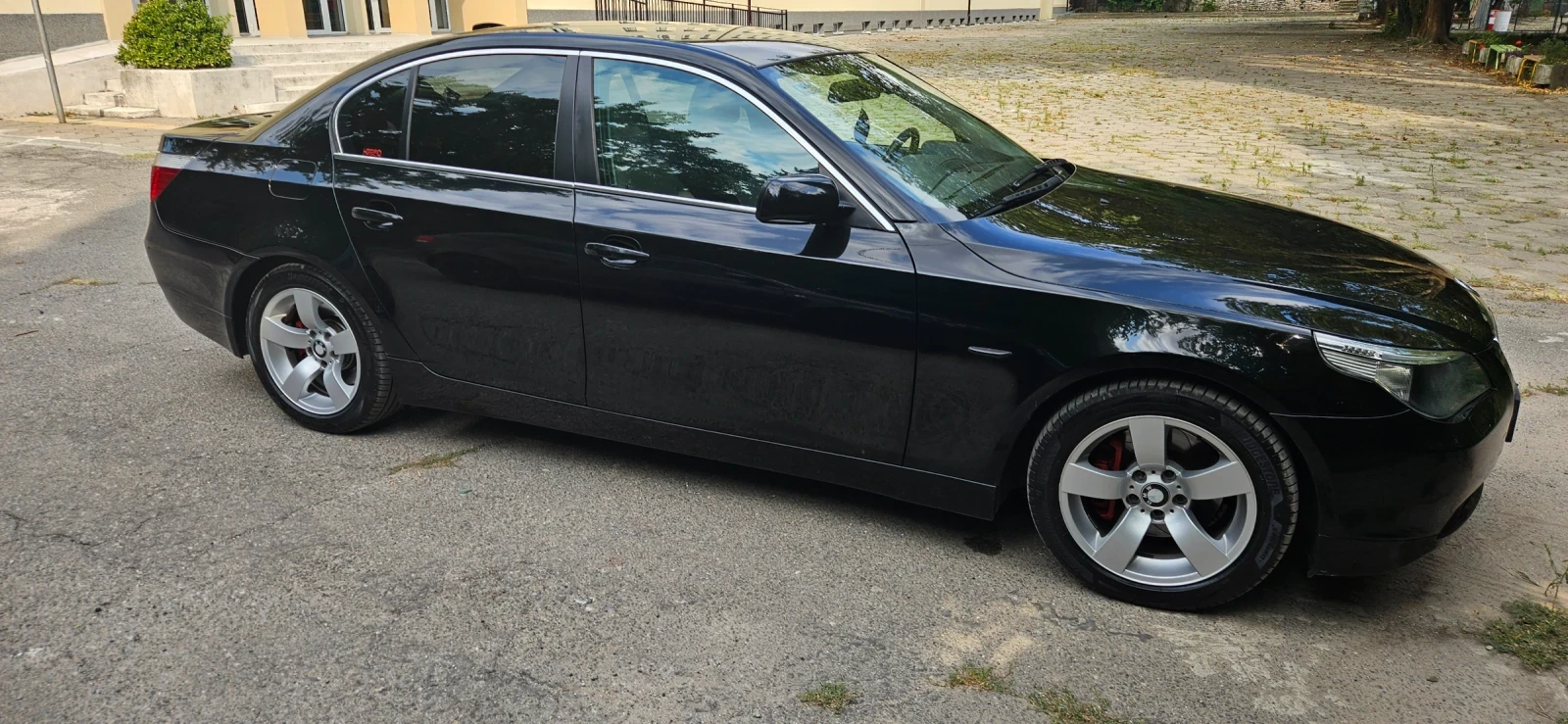 BMW 520, снимка 4 - Автомобили и джипове - 55661568
