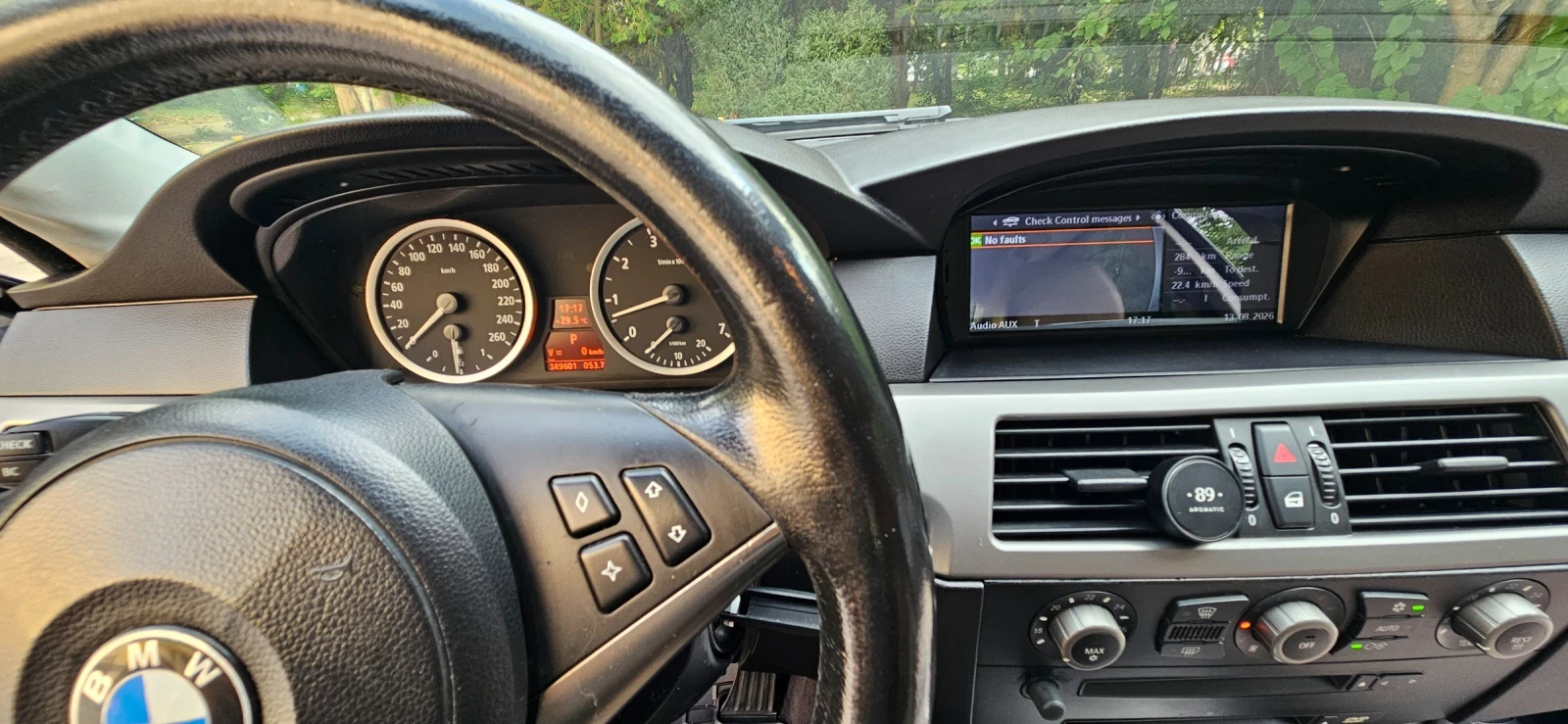 BMW 520, снимка 15 - Автомобили и джипове - 55661568