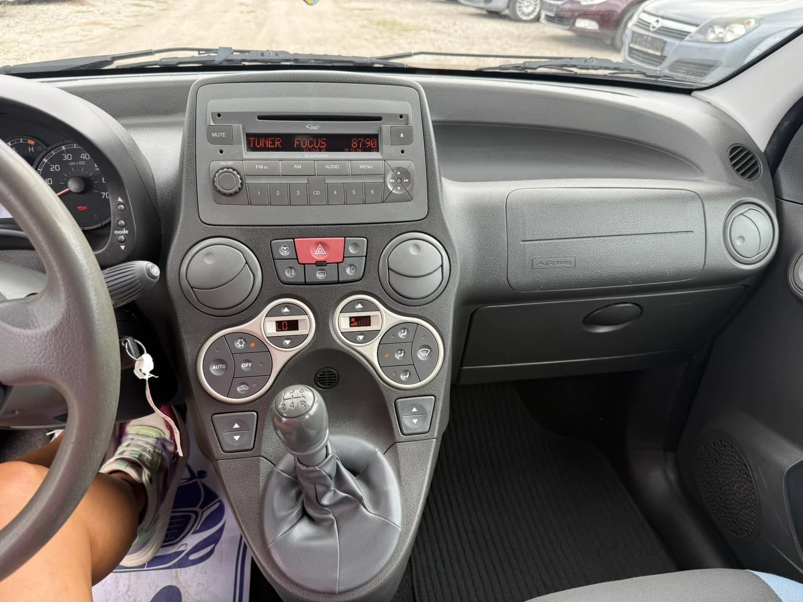 Fiat Panda 1.2 I 4x4 КЛИМАТРОНИК, снимка 15 - Автомобили и джипове - 55805628