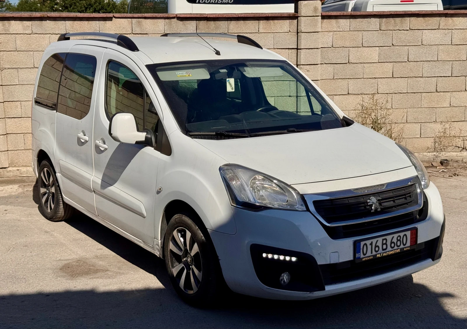 Peugeot Partner 1.6 HDI Автомат, снимка 2 - Автомобили и джипове - 55824022