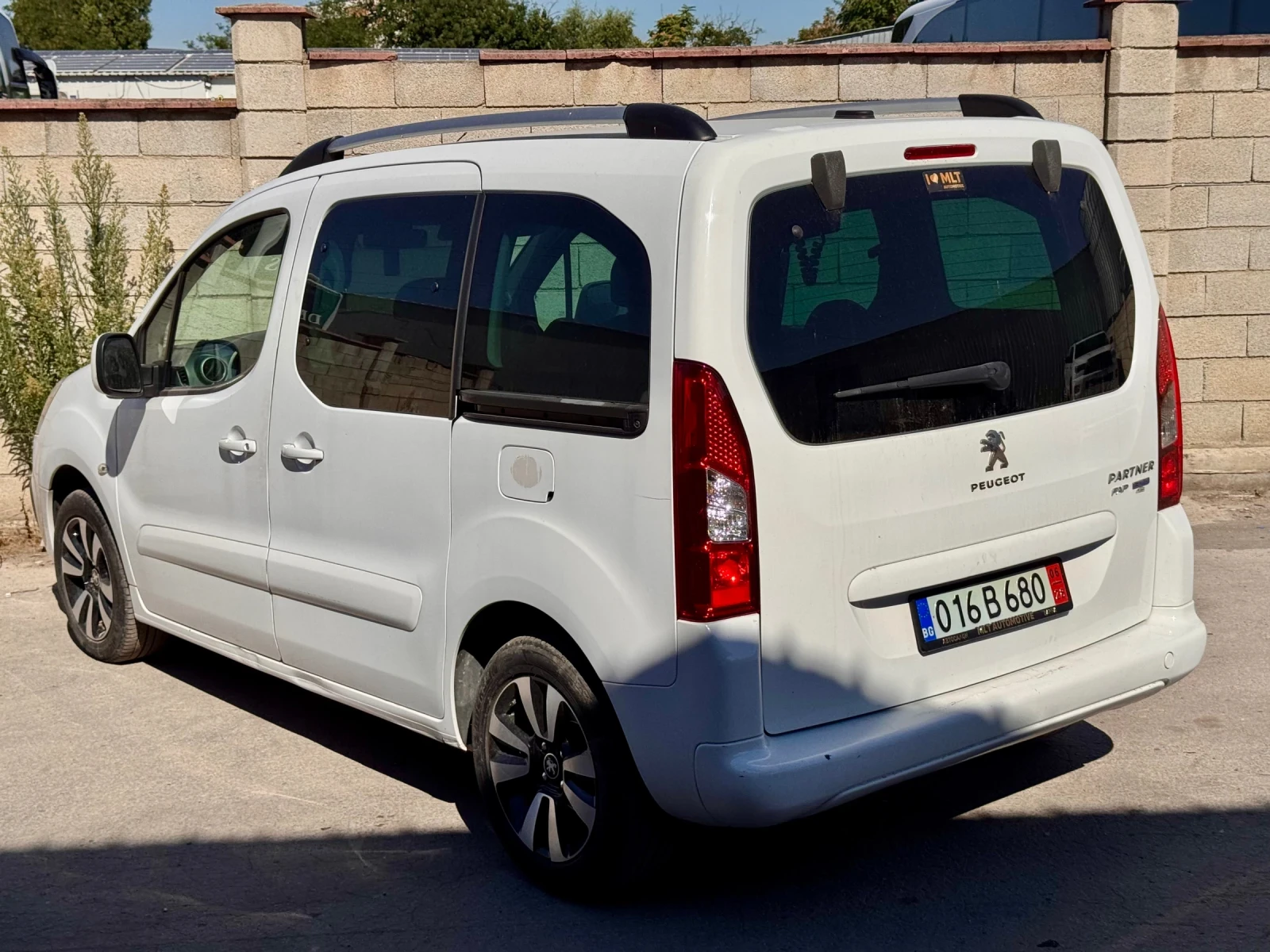 Peugeot Partner 1.6 HDI Автомат, снимка 3 - Автомобили и джипове - 55824022