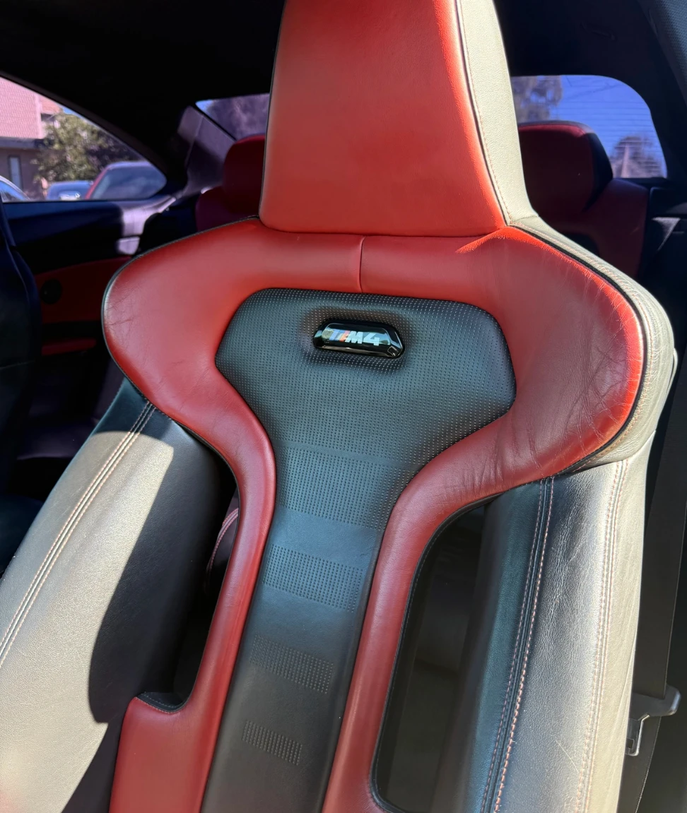 BMW M4 Heritage Edition interior, снимка 11 - Автомобили и джипове - 56313567