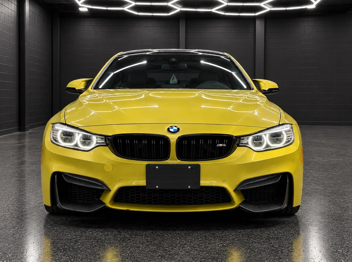 BMW M4 Heritage Edition interior, снимка 5 - Автомобили и джипове - 56313567