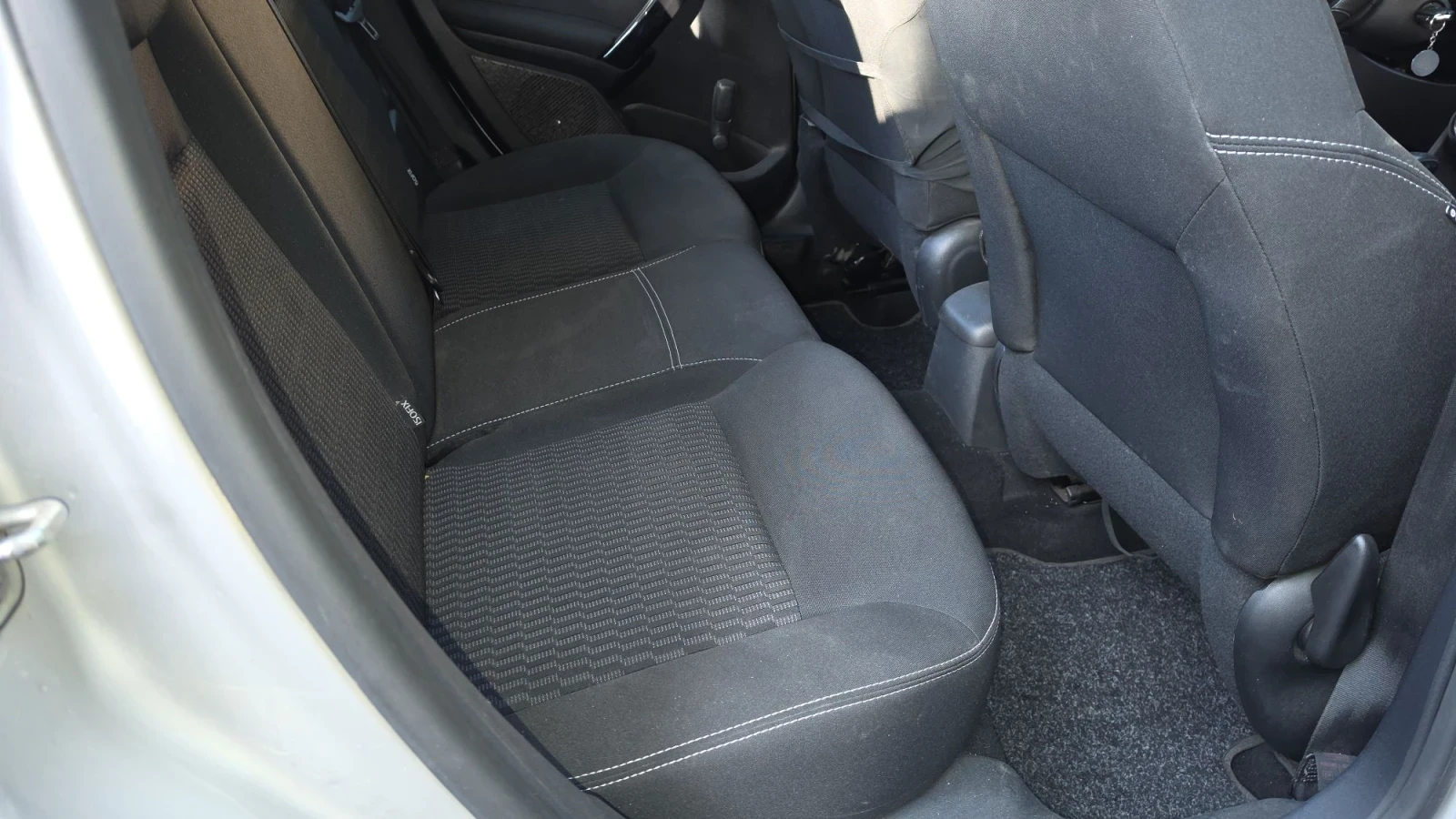 Peugeot 208 1.2i EURO6 93473км, снимка 6 - Автомобили и джипове - 56645626