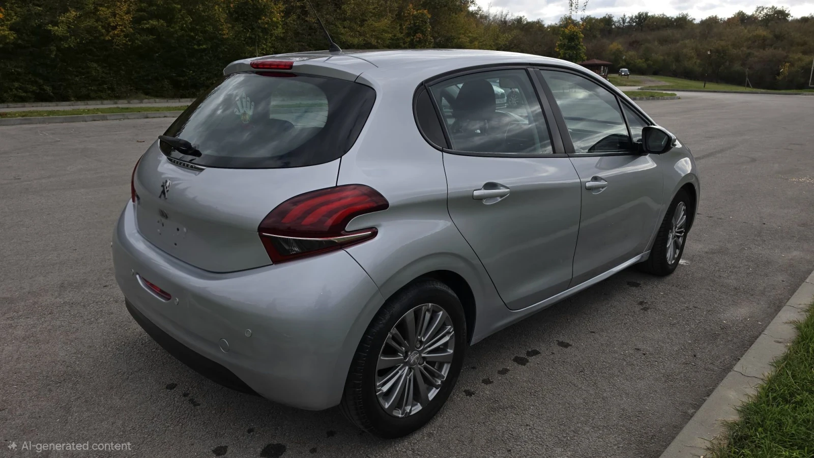 Peugeot 208 1.2i EURO6 93473км, снимка 5 - Автомобили и джипове - 56645626