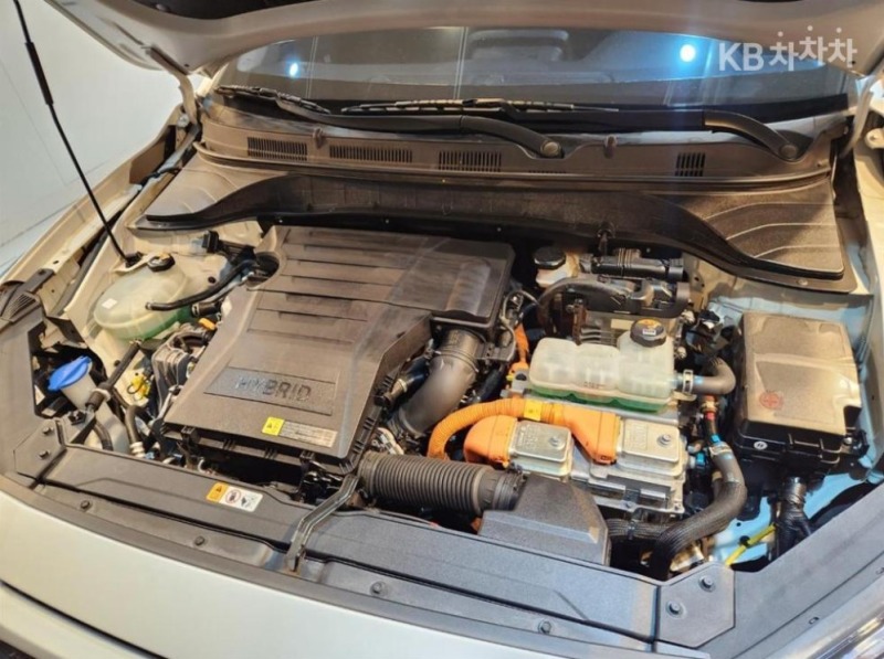 Hyundai Kona Hybrid, снимка 16 - Автомобили и джипове - 45509278