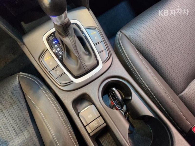 Hyundai Kona Hybrid, снимка 12 - Автомобили и джипове - 45509278