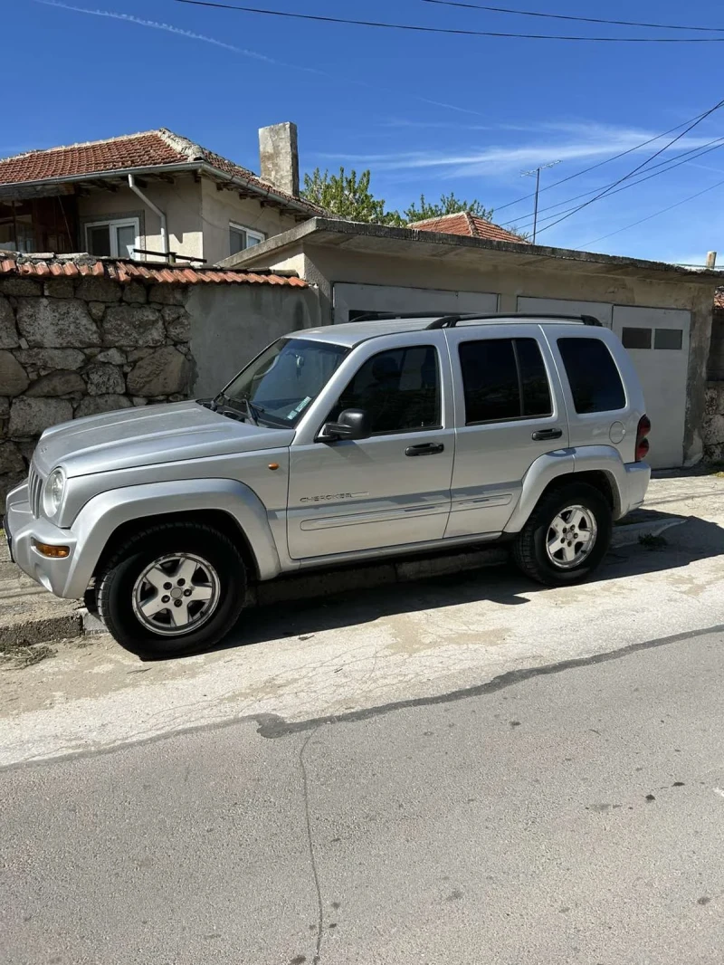 Jeep Cherokee, снимка 2 - Автомобили и джипове - 48030232