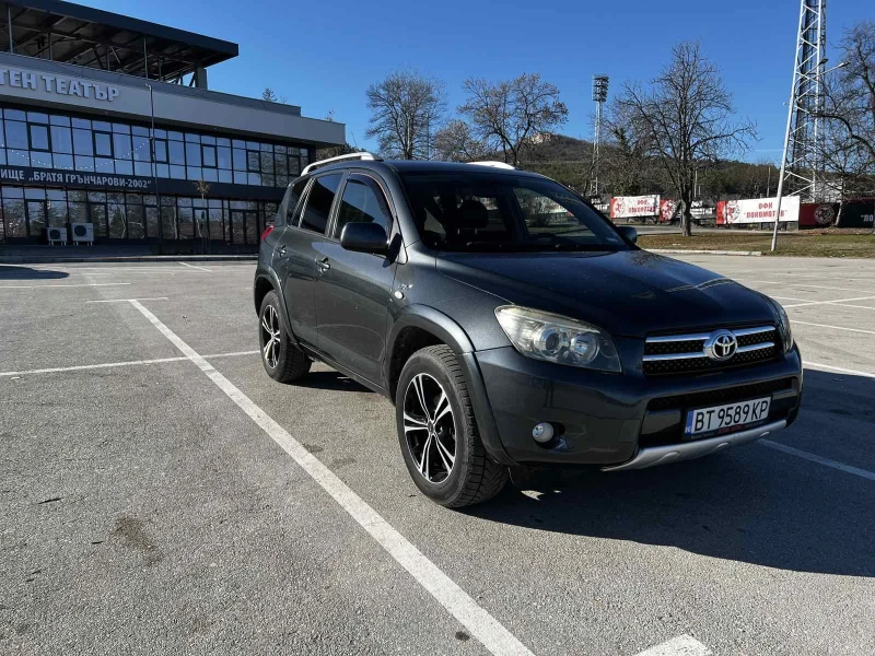 Toyota Rav4 Toyota Rav4 2.2 D-4D / Facelift /, снимка 1 - Автомобили и джипове - 49240781