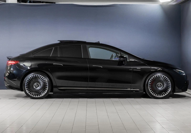 Mercedes-Benz EQE 53AMG* 4M+ * HYPERSCREEN* HEAD-UP* DISTR* BURM-4D*, снимка 3 - Автомобили и джипове - 51999289