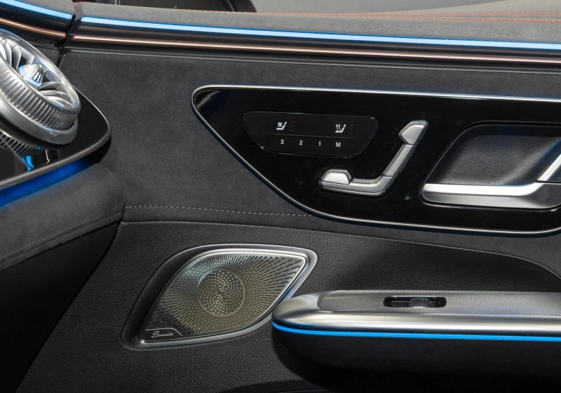 Mercedes-Benz EQE 53AMG* 4M+ * HYPERSCREEN* HEAD-UP* DISTR* BURM-4D*, снимка 15 - Автомобили и джипове - 51999289