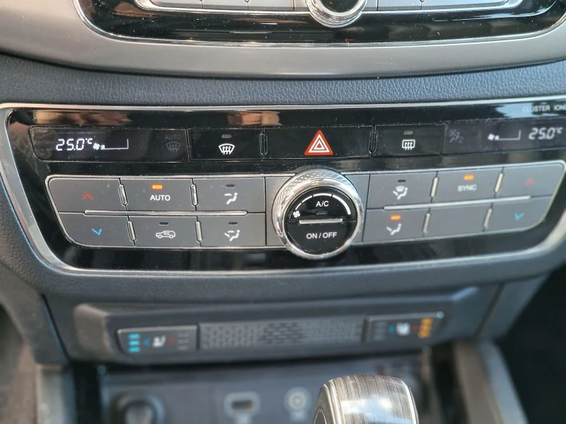 SsangYong Rexton, снимка 12 - Автомобили и джипове - 52050021