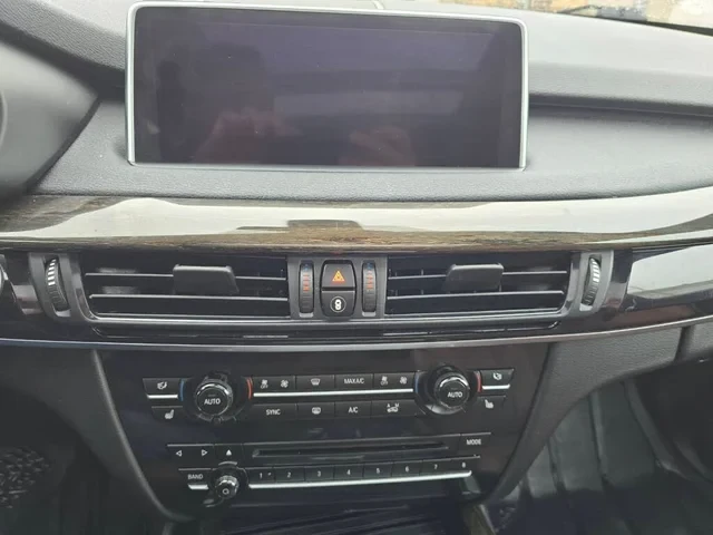 BMW X5 xDrive40e/ iPerformance/ПЪЛНО ОБОРУДBАНЕ/360, снимка 12 - Автомобили и джипове - 54996816