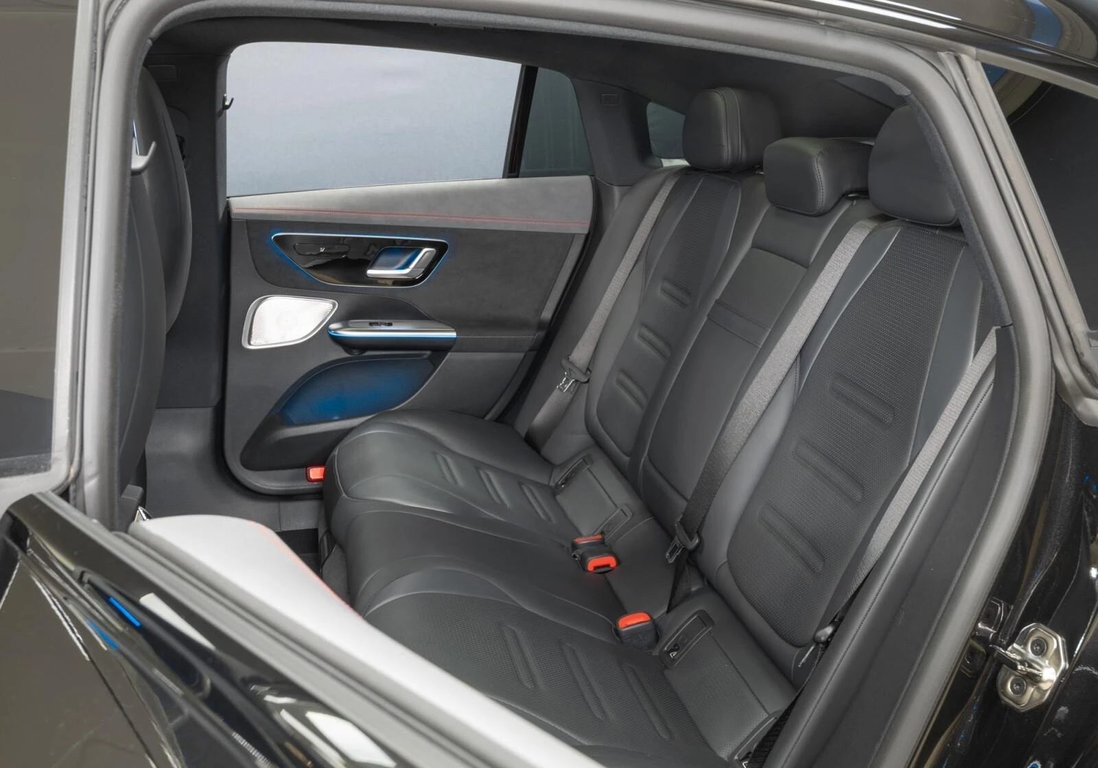 Mercedes-Benz EQE 53AMG* 4M+ * HYPERSCREEN* HEAD-UP* DISTR* BURM-4D* | Mobile.bg   17