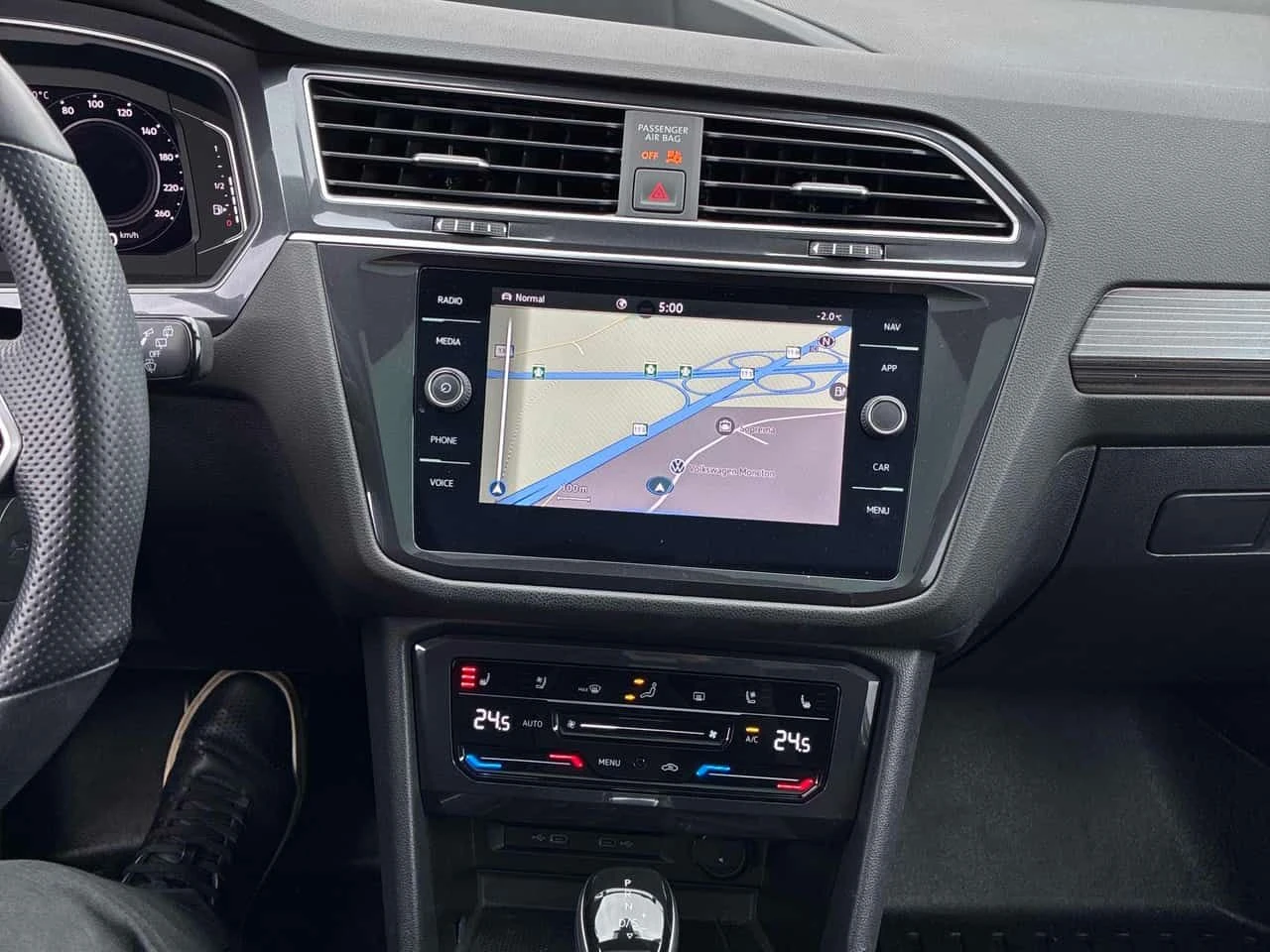 VW Tiguan * Highline R Line * Дигитално табло * Обдухване * , снимка 9 - Автомобили и джипове - 53953859