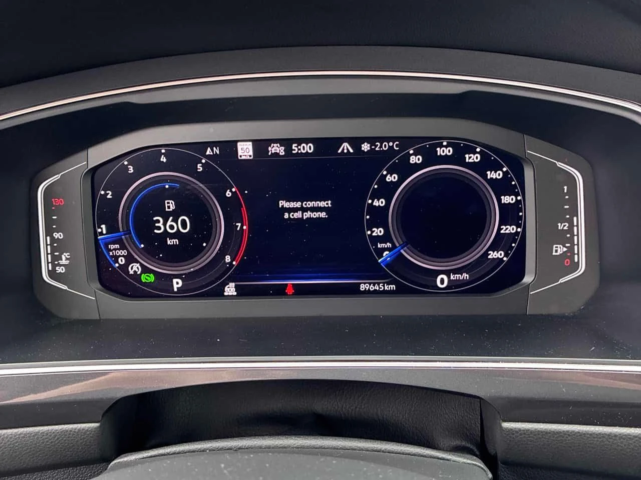 VW Tiguan * Highline R Line * Дигитално табло * Обдухване * , снимка 8 - Автомобили и джипове - 53953859