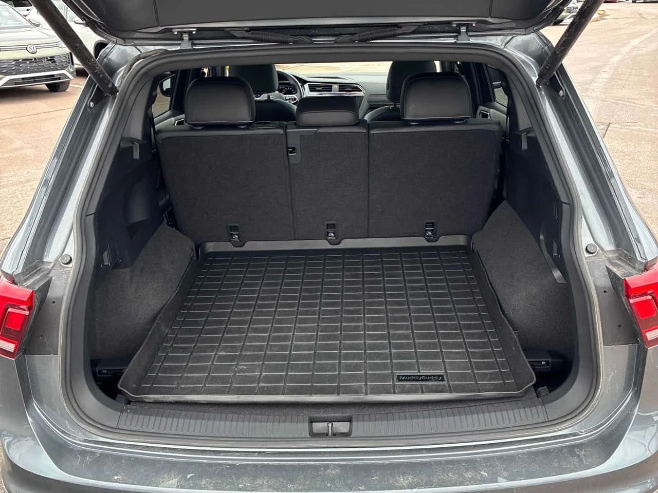 VW Tiguan * Highline R Line * Дигитално табло * Обдухване * , снимка 12 - Автомобили и джипове - 53953859