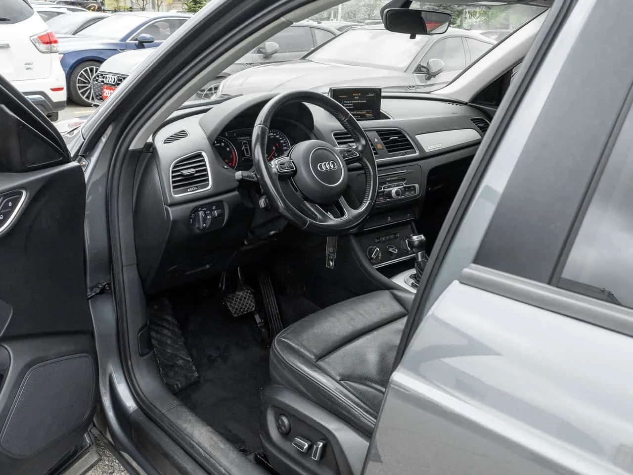 Audi Q3 * quattro 4dr 2.0T Komfort * CARFAX * ���� �� �� | Mobile.bg � ����������� 8