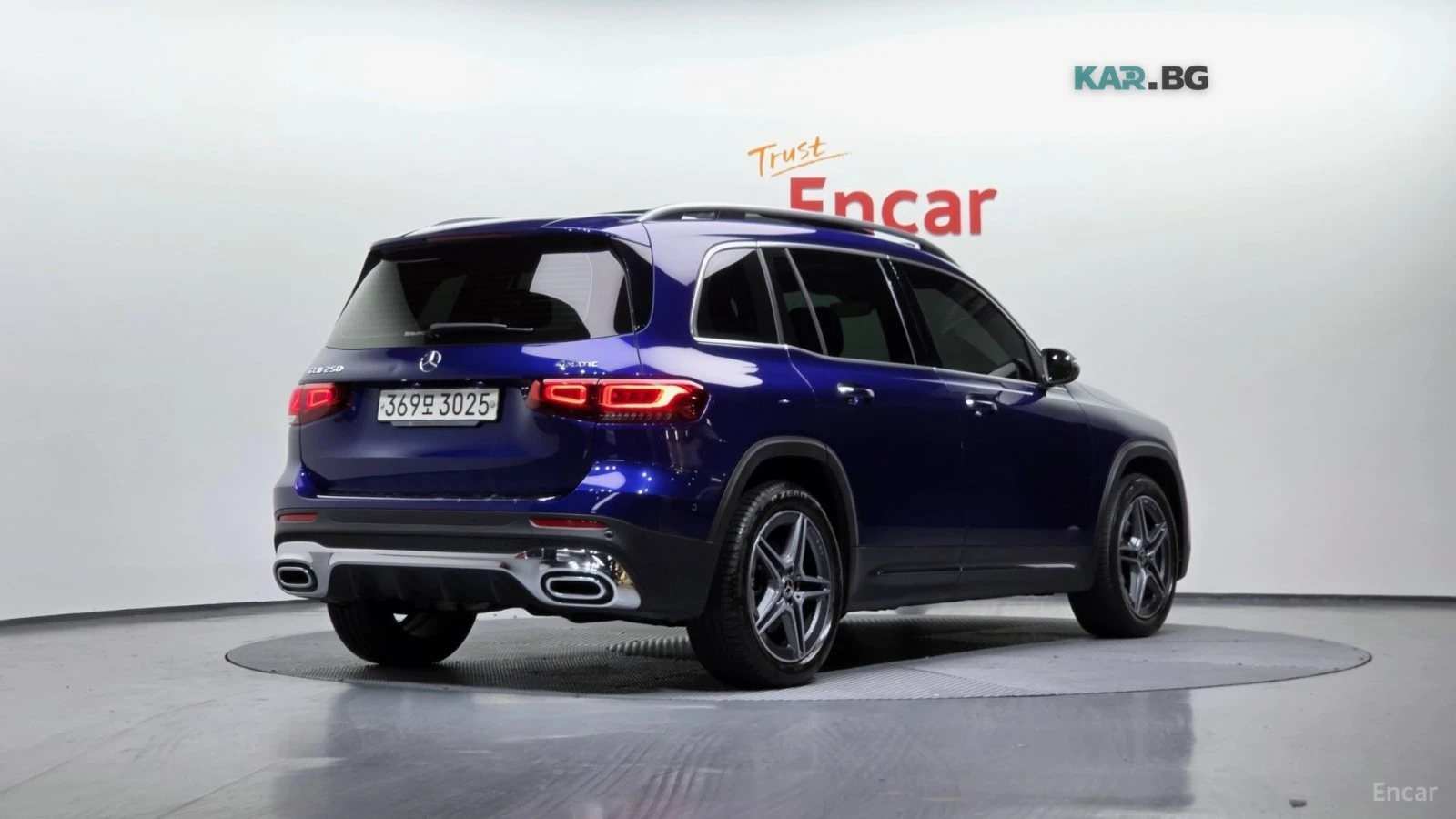 Mercedes-Benz GLB 250 4MATIC / AMG PKG / DISTRONIC / ПОДГРЕВИ / ПАНОРАМА, снимка 2 - Автомобили и джипове - 54891903