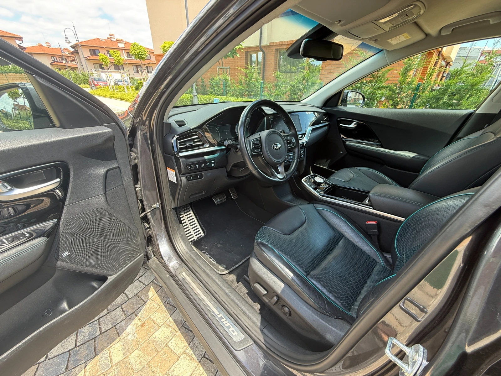Kia Niro 64kwh, снимка 15 - Автомобили и джипове - 55164356