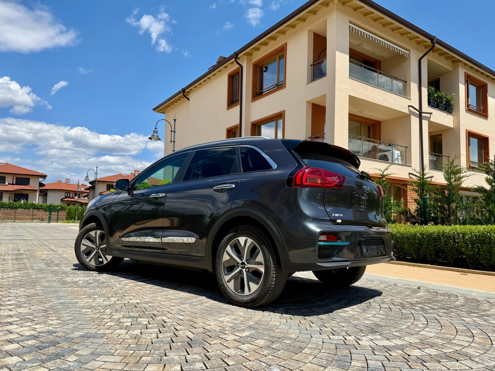 Kia Niro 64kwh, снимка 5 - Автомобили и джипове - 55164356