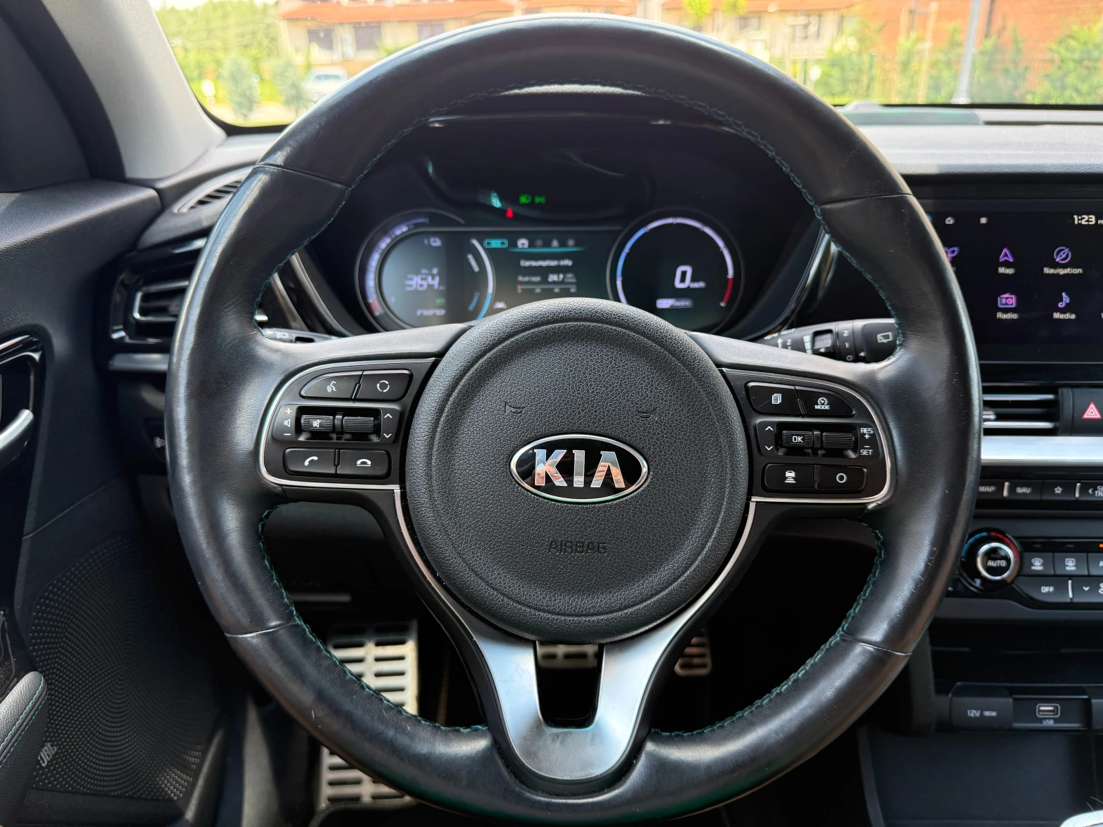 Kia Niro 64kwh, снимка 12 - Автомобили и джипове - 55164356
