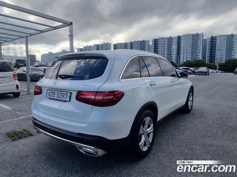 Mercedes-Benz GLC GLC220 d 4MATIC, снимка 8 - Автомобили и джипове - 56117278