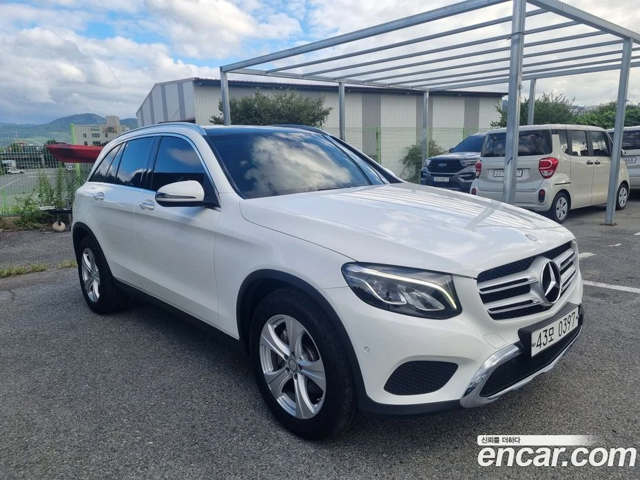 Mercedes-Benz GLC GLC220 d 4MATIC, снимка 3 - Автомобили и джипове - 56117278