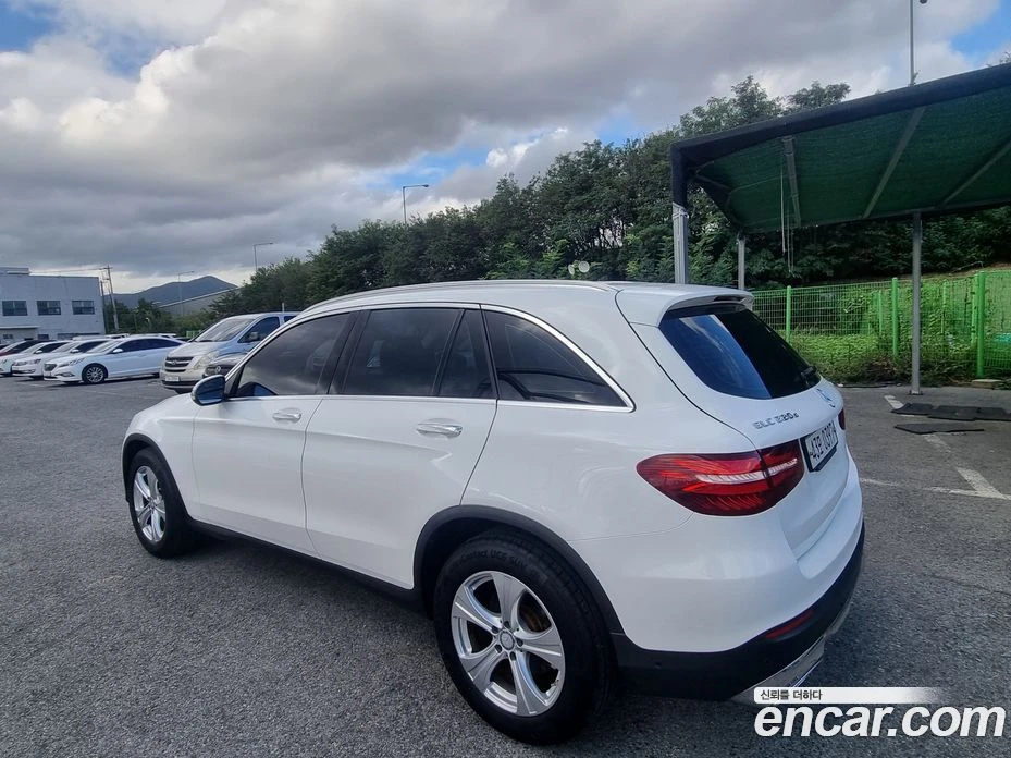 Mercedes-Benz GLC GLC220 d 4MATIC, снимка 6 - Автомобили и джипове - 56117278