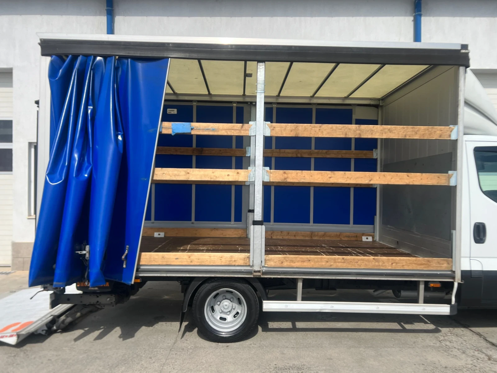 Iveco Daily 35c17 / 3.0L / Щори + падащ борд / Б-кат. - изображение 9