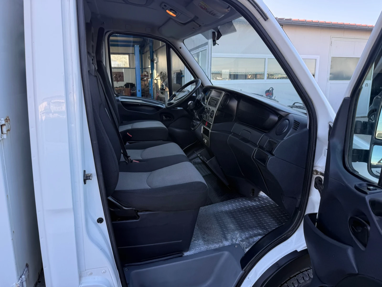 Iveco Daily 2.3, снимка 17 - Бусове и автобуси - 56600711