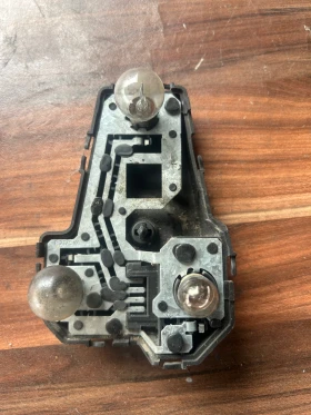 Платка ляв външен стоп Volkswagen Sharan 1995-2000 г.  Номер на частта 7M0 945257А, снимка 1