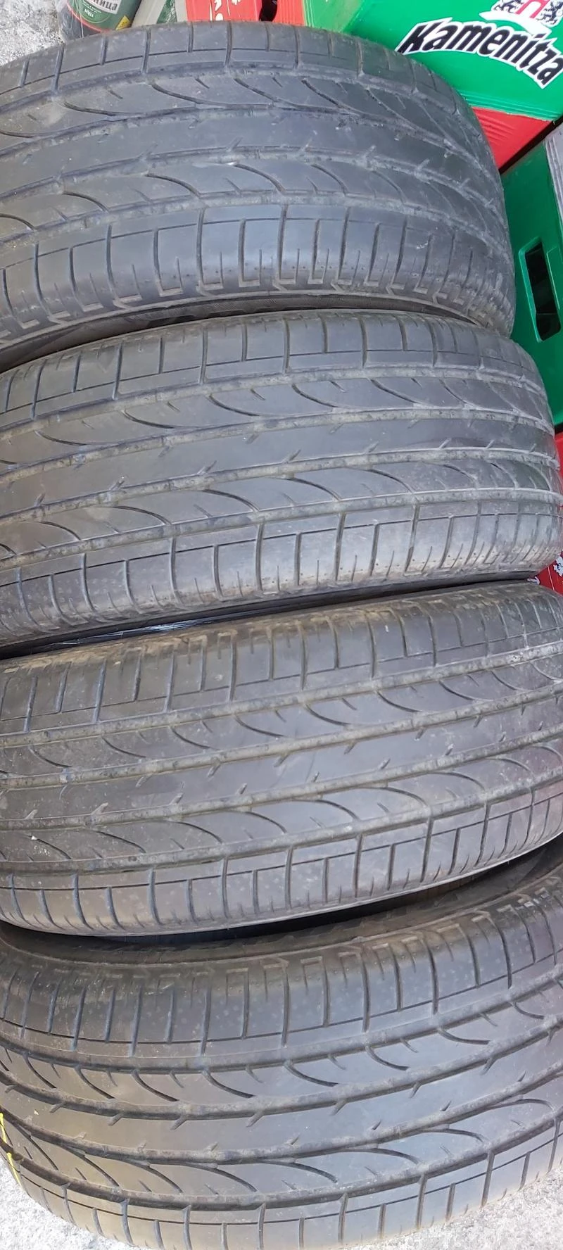 Гуми Летни 235/55R17, снимка 2 - Гуми и джанти - 29887618