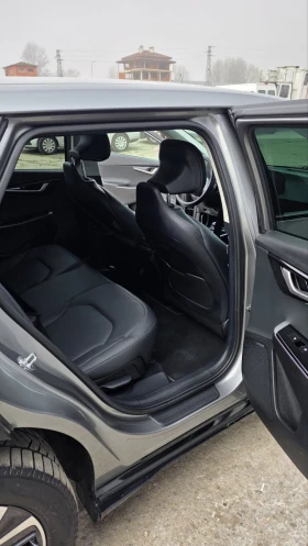 Kia EV6 - 56000 лв. / 28632.35 € - 22911491 14