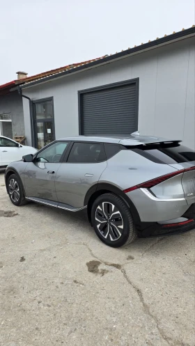 Kia EV6 - 56000 лв. / 28632.35 € - 22911491 7