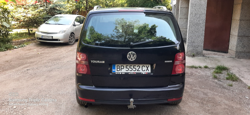 VW Touran 2.0 i (109 Hp) ECOFUEL, газ-бензин, 7 места, снимка 5 - Автомобили и джипове - 46324022