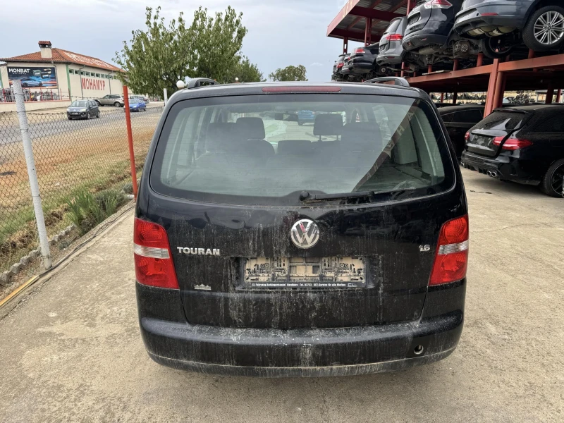 VW Touran 1.6, снимка 3 - Автомобили и джипове - 47199296