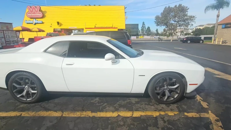 Dodge Challenger  R/T, снимка 4 - Автомобили и джипове - 47687705