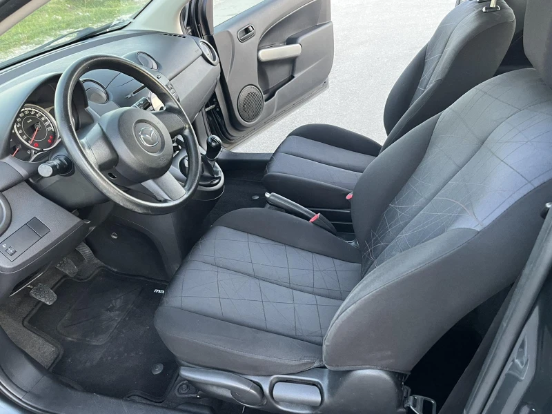 Mazda 2 FACE 1.4I 75кс EURO 4 КЛИМАТИК, снимка 8 - Автомобили и джипове - 50139215