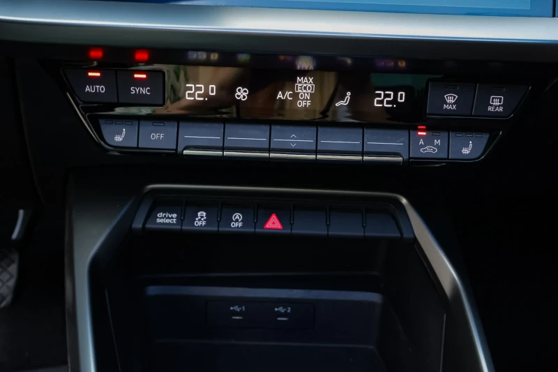 Audi A3 40 TFSI mild hybrid Black Edition , снимка 8 - Автомобили и джипове - 51134226