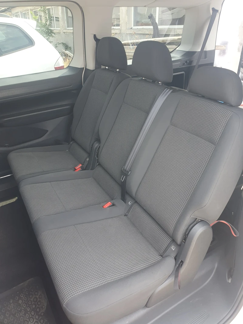 VW Caddy MAXI 6+ 1 - TOП Състояние!, снимка 11 - Автомобили и джипове - 51090676