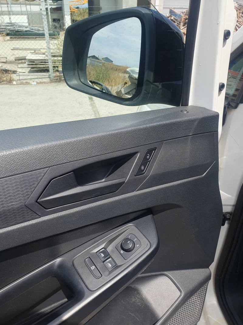 VW Caddy MAXI 6+ 1 - TOП Състояние!, снимка 10 - Автомобили и джипове - 51090676