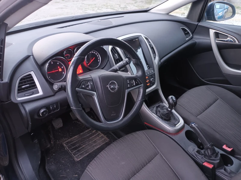 Opel Astra 1.7cdti, снимка 11 - Автомобили и джипове - 52529762