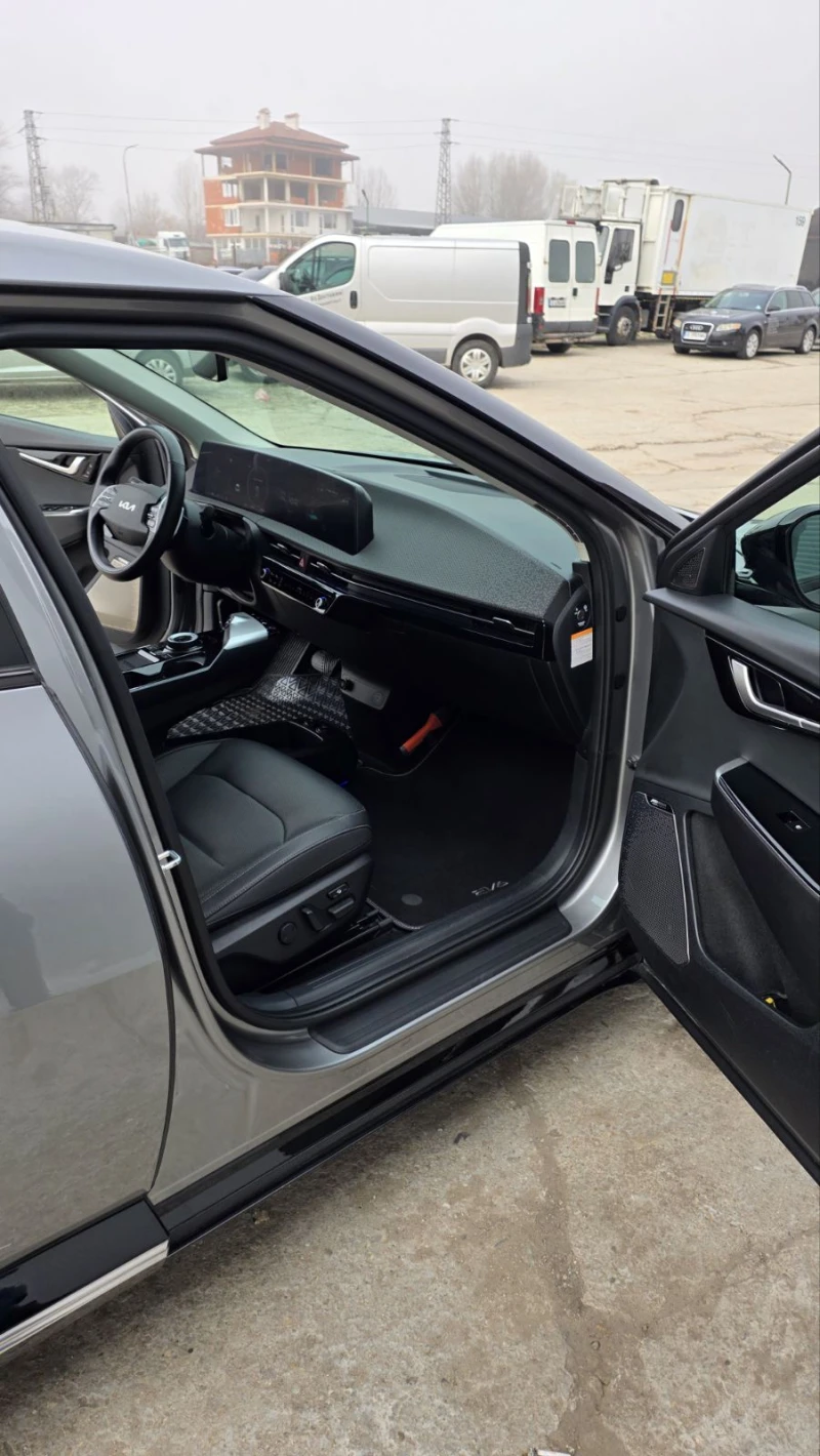 Kia EV6, снимка 16 - Автомобили и джипове - 52678915
