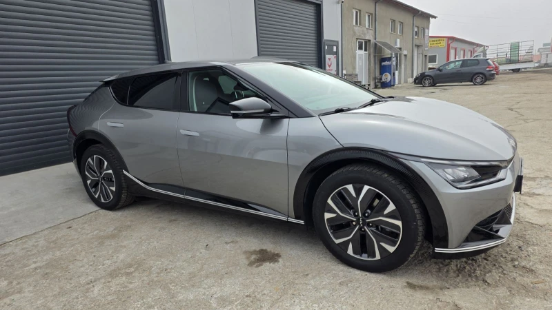 Kia EV6, снимка 12 - Автомобили и джипове - 52678915