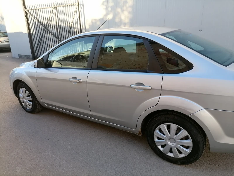 Ford Focus 1.4, снимка 6 - Автомобили и джипове - 52741157
