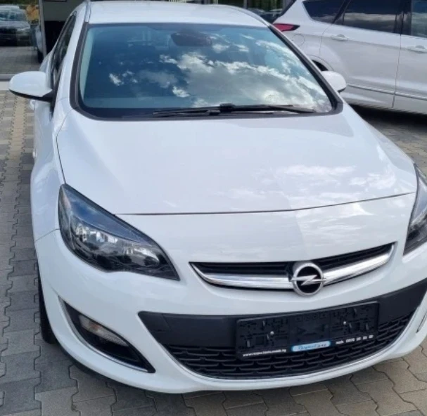 Opel Astra, снимка 2 - Автомобили и джипове - 47956336